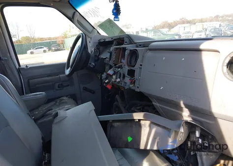 2013 Ford E-350 Super Duty Xl из США, поврежденный, VIN 1FBSS3BL6DDA77454